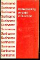 MLCS (S.l., Suriname)., (BROCHURE) Onderdrukking en strijd in Suriname: beknopte geschiedenis