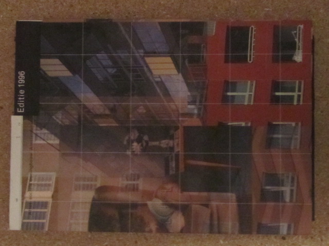 ANDERIESEN, GERARD, ADRIAAN HOOGVLIET, RED., - Atlas sociale woningbouw Amsterdam. Editie 1996.