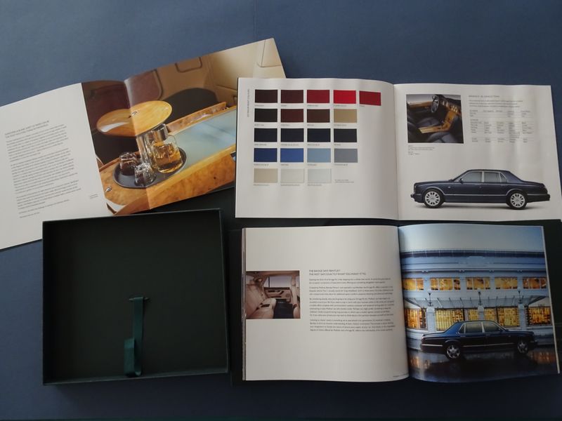 Bentley Motors Limited. - Bentley Arnage.  Vol.1: The experience of a lifetime, in your hands. Vol.2: Mulliner features guide. Vol.3: Colour and trim guide.