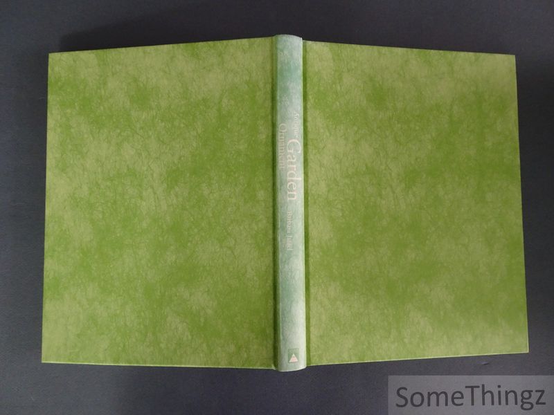 Israel, Barbara and Michael Hales. - Antique garden ornament. Two centuries of American taste. [No dustjacket.]